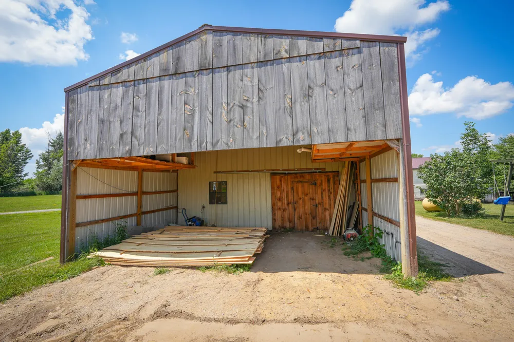 8565 S Cornwell Avenue Clare, MI 48617