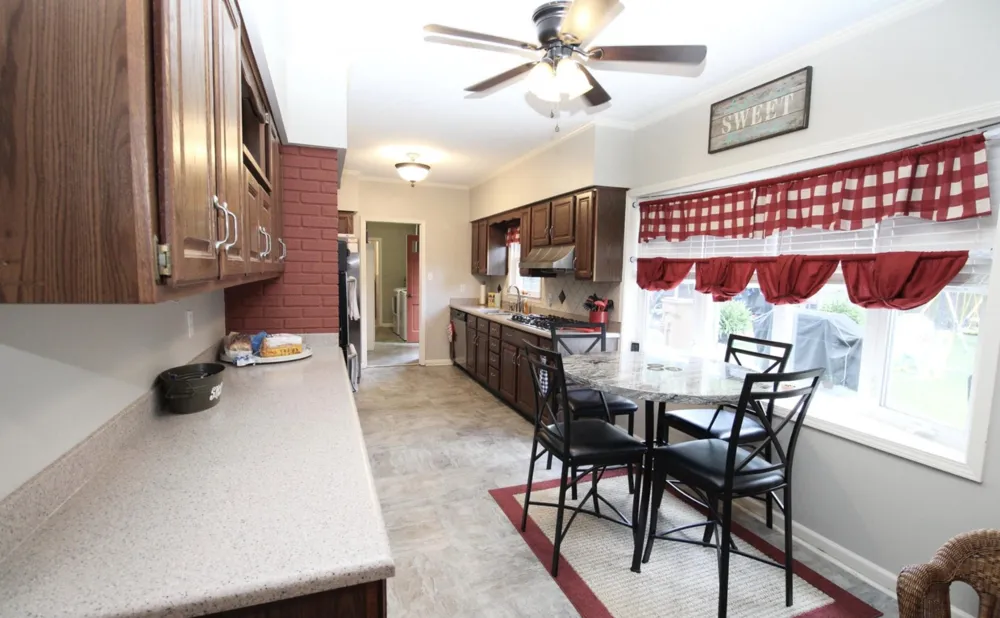 55 Hillcrest Dr Lexington, TN 38351