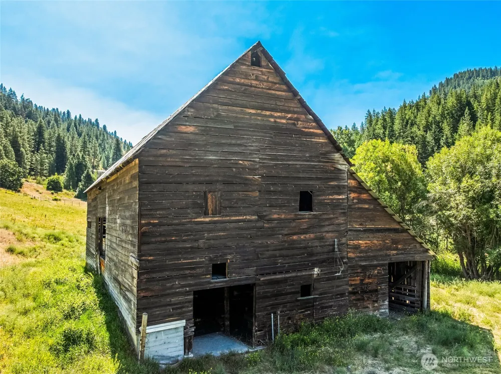 10495 Merry Canyon Road Leavenworth, WA 98826