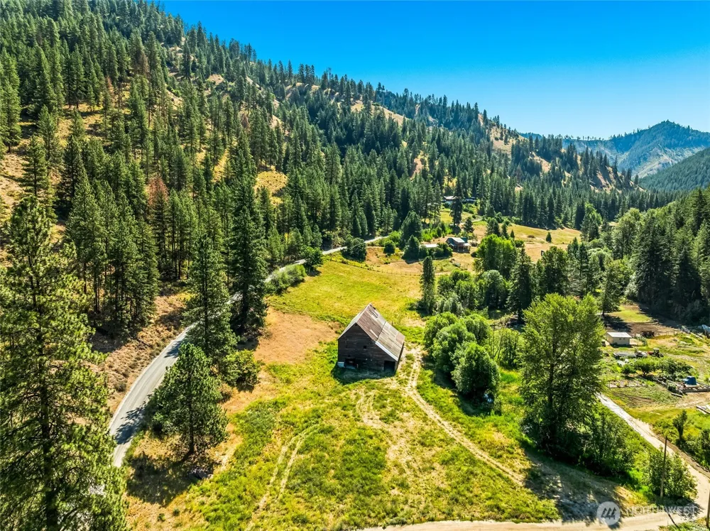 10495 Merry Canyon Road Leavenworth, WA 98826