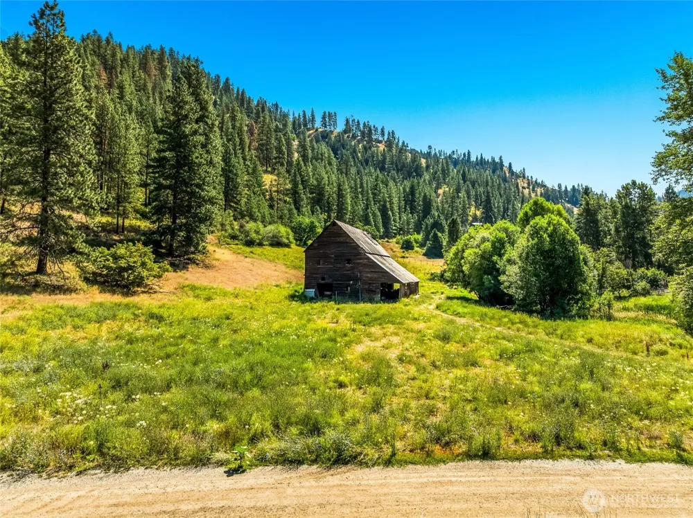 10495 Merry Canyon Road Leavenworth, WA 98826
