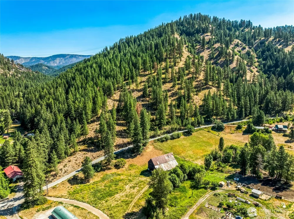 10495 Merry Canyon Road Leavenworth, WA 98826