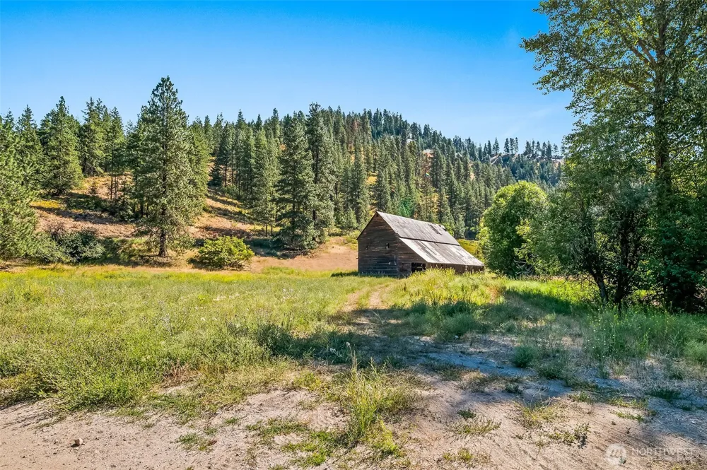 10495 Merry Canyon Road Leavenworth, WA 98826