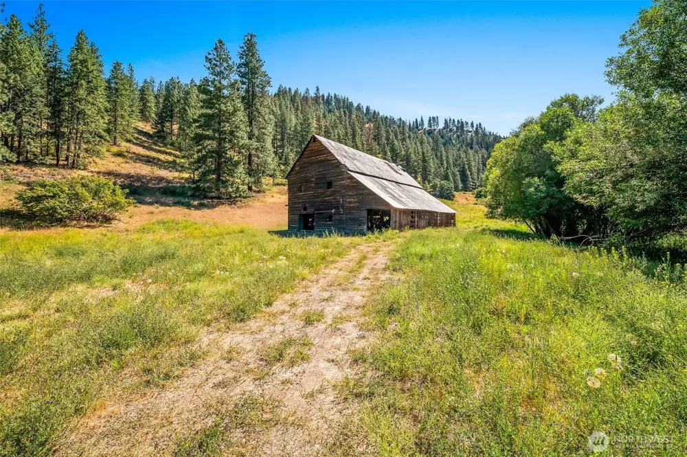 10495 Merry Canyon Road Leavenworth, WA 98826