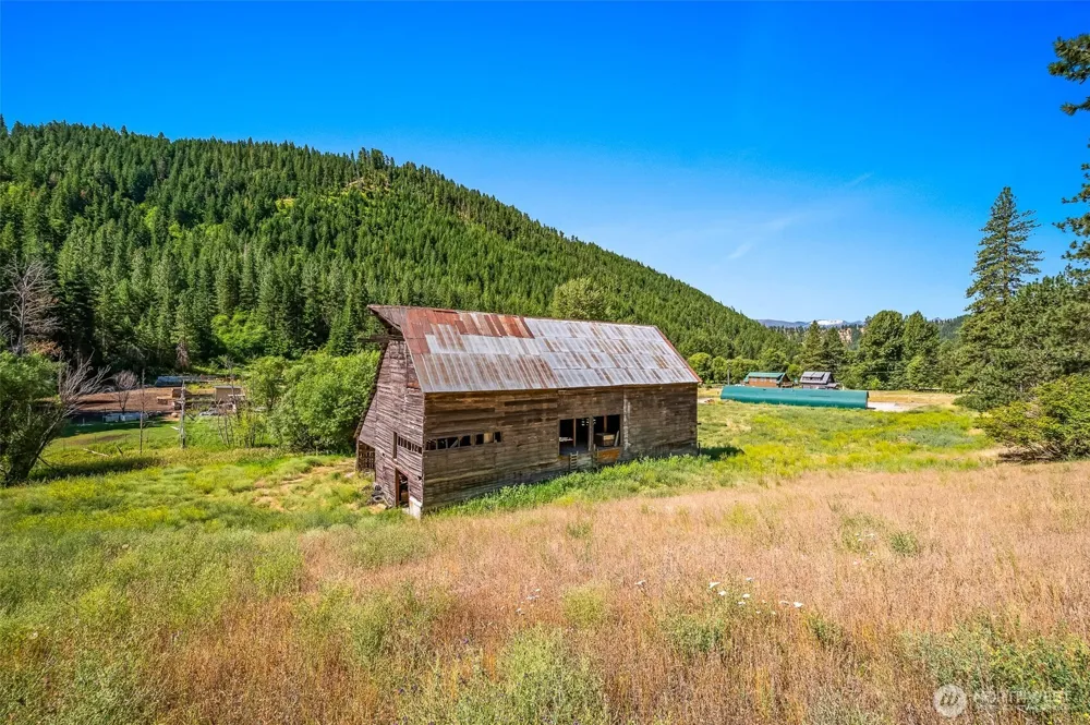 10495 Merry Canyon Road Leavenworth, WA 98826