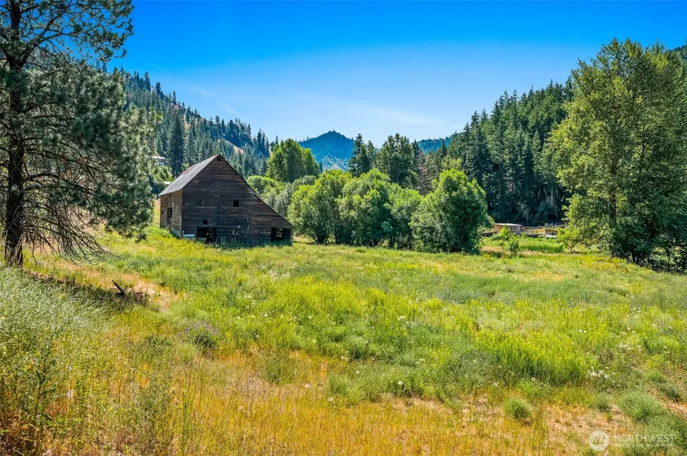 10495 Merry Canyon Road Leavenworth, WA 98826