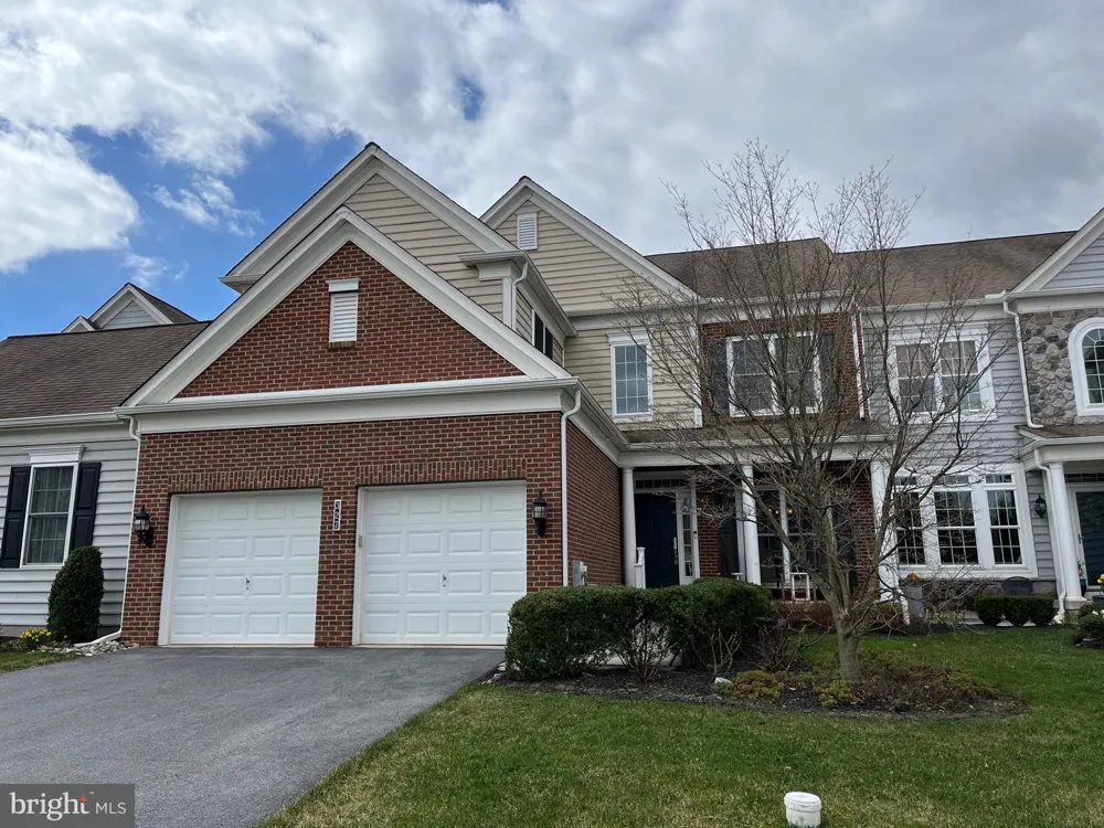 327 S CALDWELL CIRCLE Downingtown, PA 19335