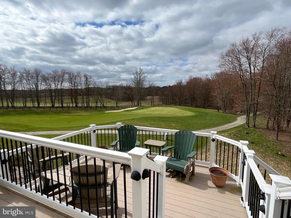 327 S CALDWELL CIRCLE Downingtown, PA 19335