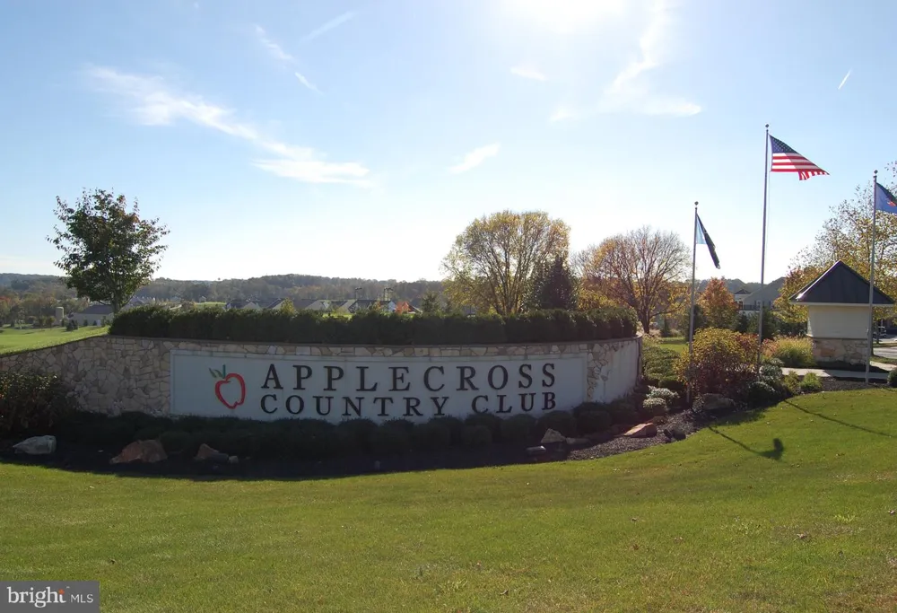 327 S CALDWELL CIRCLE Downingtown, PA 19335