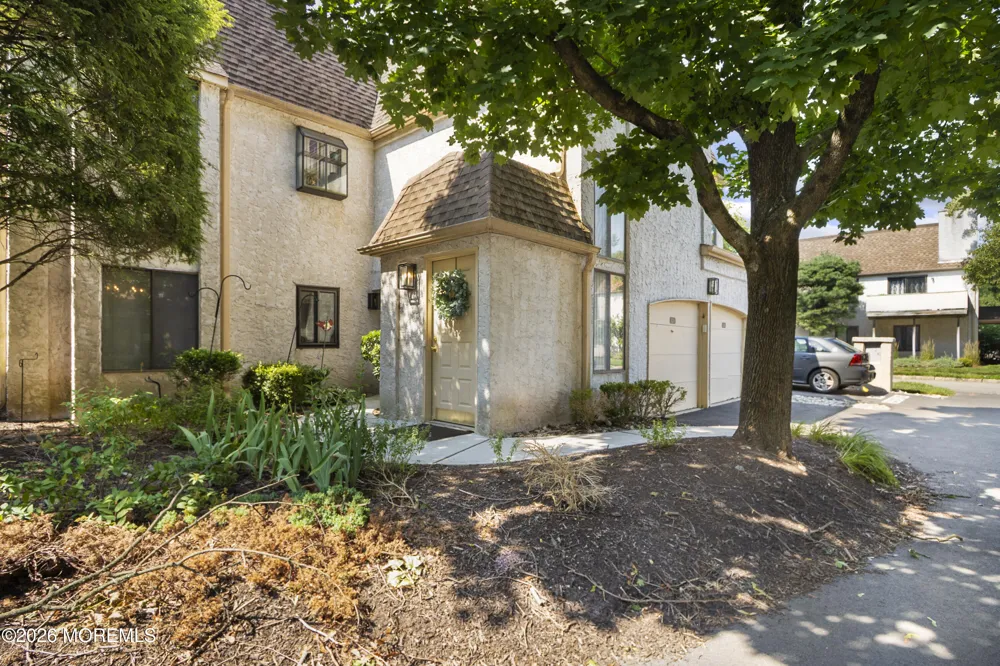 124 Park Gate Drive Edison, NJ 08820