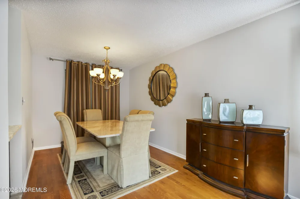 124 Park Gate Drive Edison, NJ 08820