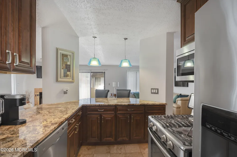 124 Park Gate Drive Edison, NJ 08820