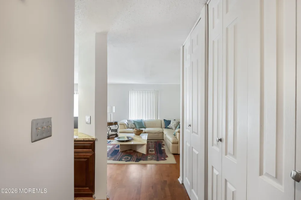 124 Park Gate Drive Edison, NJ 08820