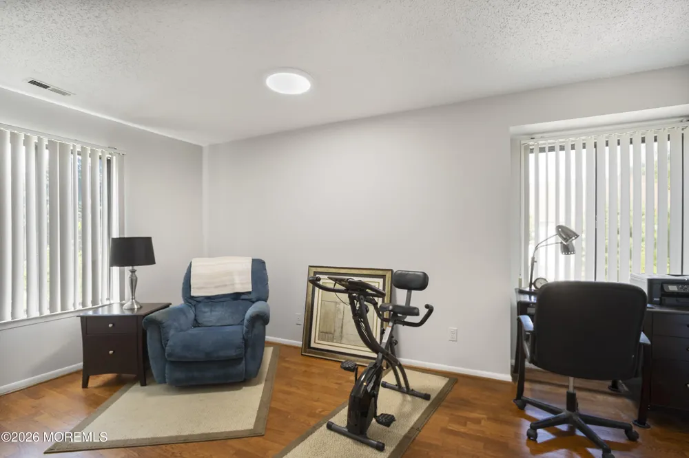124 Park Gate Drive Edison, NJ 08820