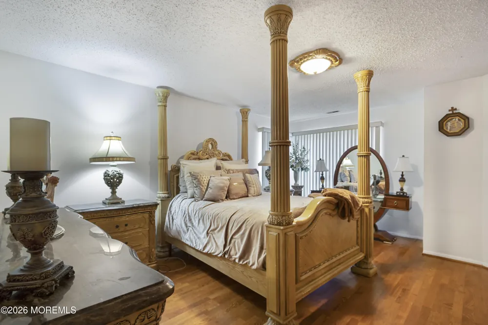 124 Park Gate Drive Edison, NJ 08820