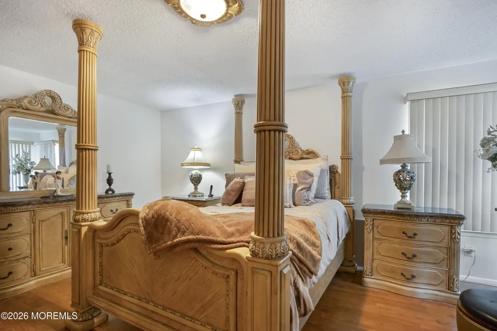 124 Park Gate Drive Edison, NJ 08820