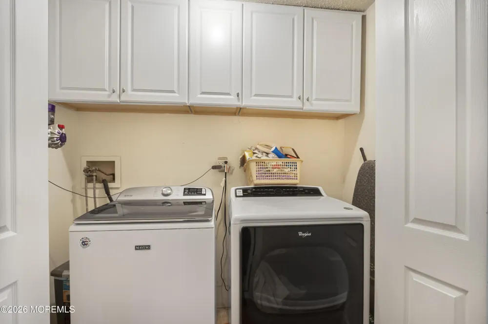 124 Park Gate Drive Edison, NJ 08820