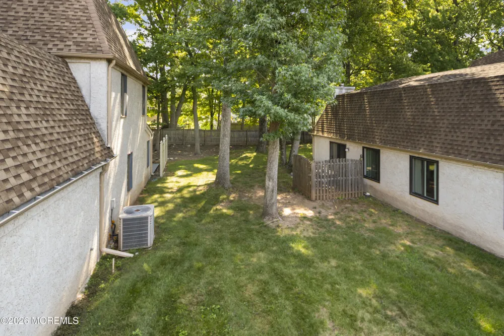 124 Park Gate Drive Edison, NJ 08820