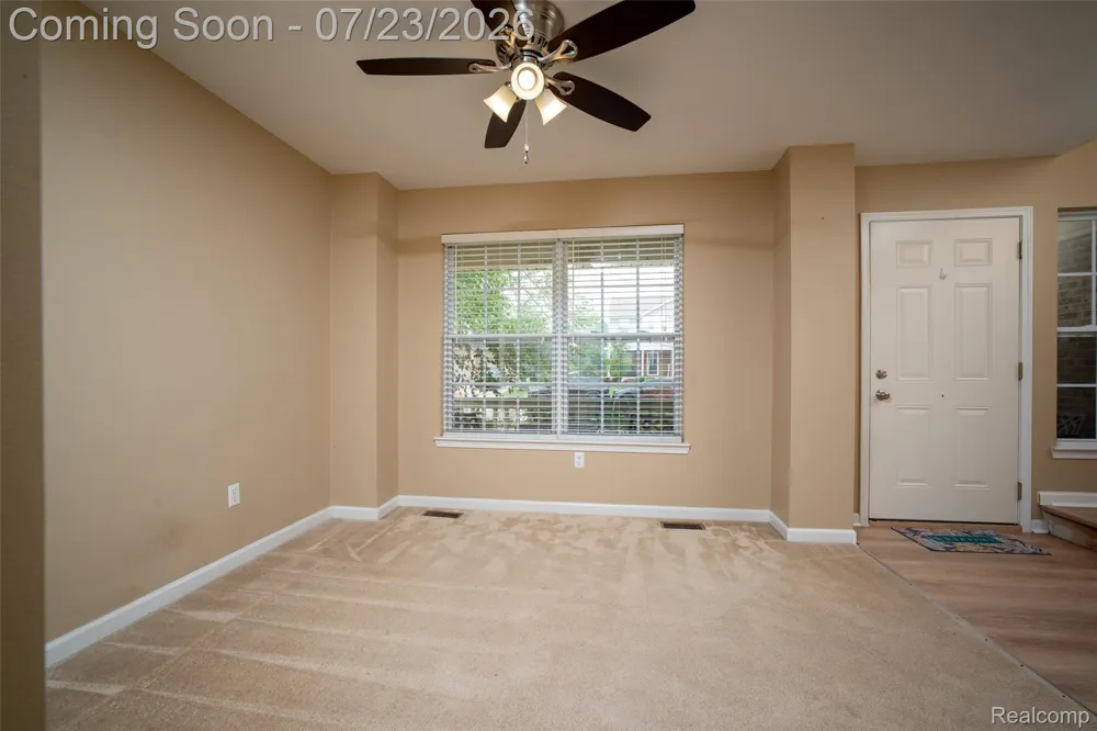 10117 Island Lake Drive Taylor City, MI 48180