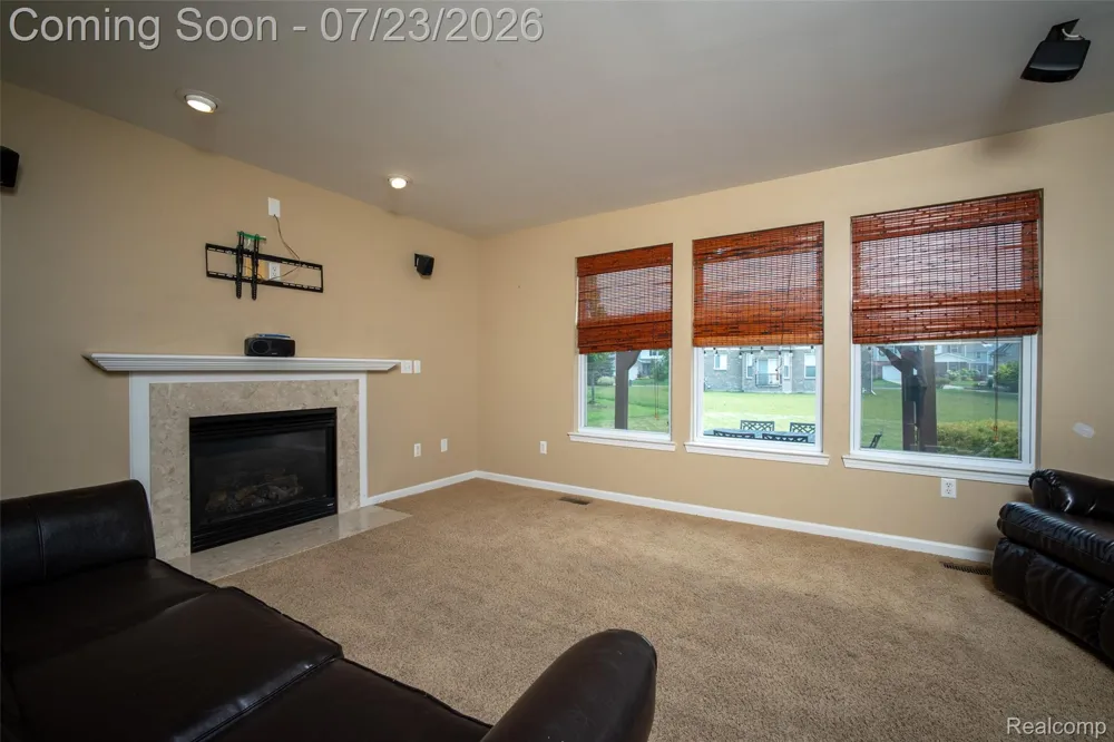 10117 Island Lake Drive Taylor City, MI 48180