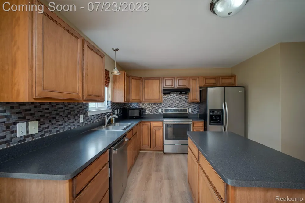 10117 Island Lake Drive Taylor City, MI 48180