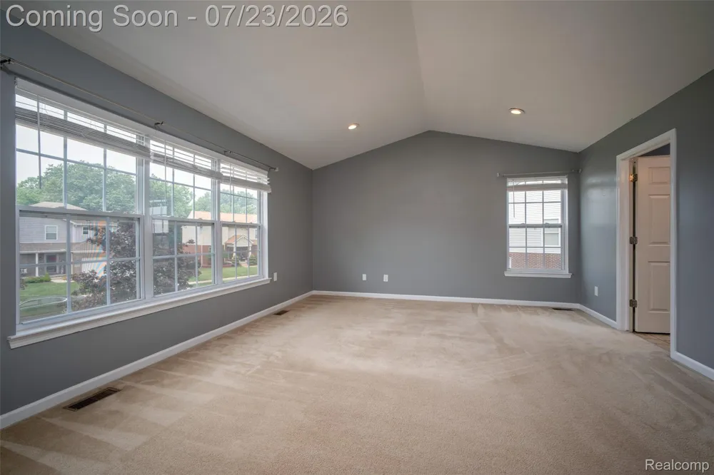 10117 Island Lake Drive Taylor City, MI 48180