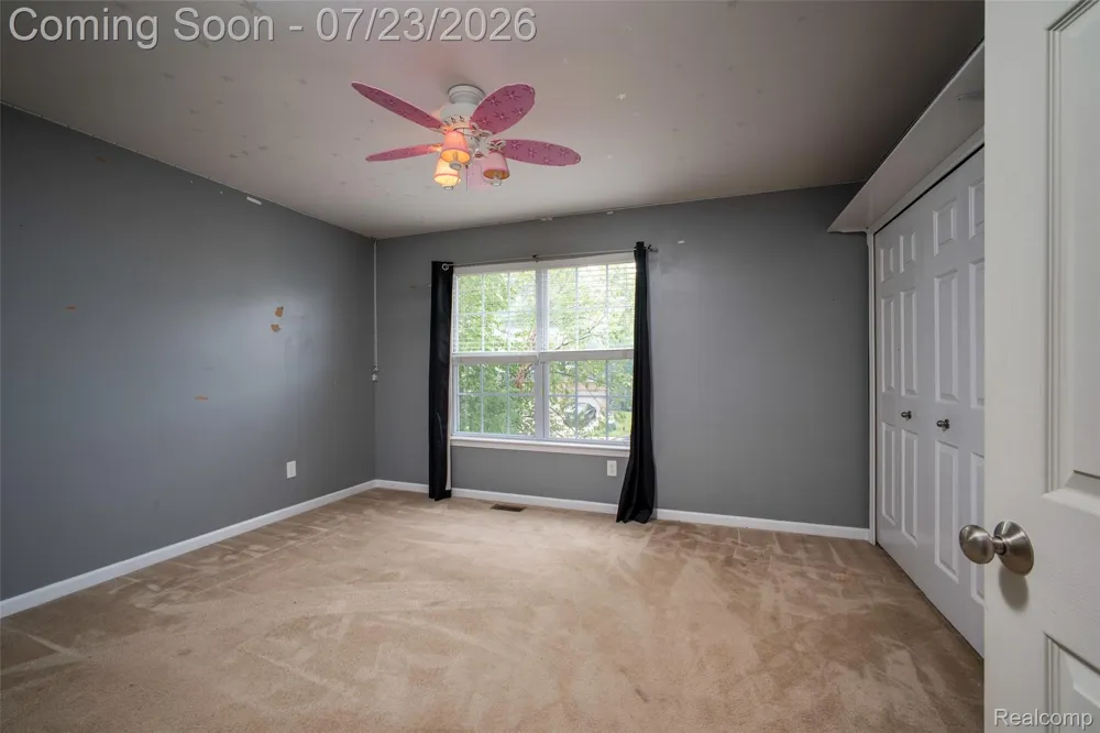 10117 Island Lake Drive Taylor City, MI 48180