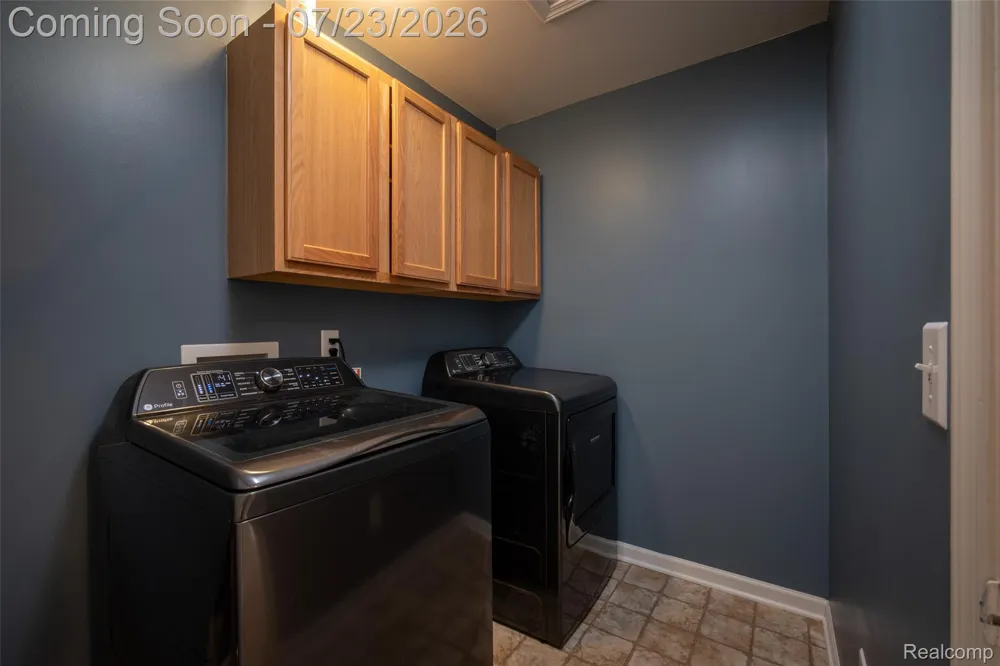 10117 Island Lake Drive Taylor City, MI 48180