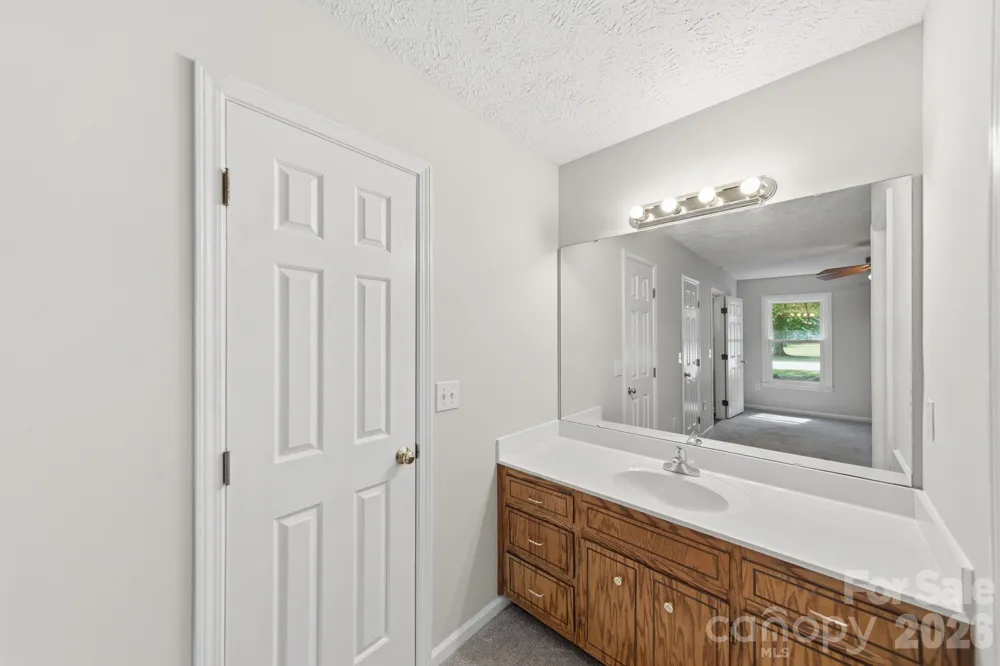 617 Autumn Drive Harrisburg, NC 28075