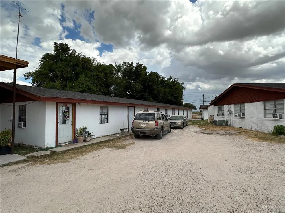 164 W US Highway 83 Highway Rio Grande City, TX 78582