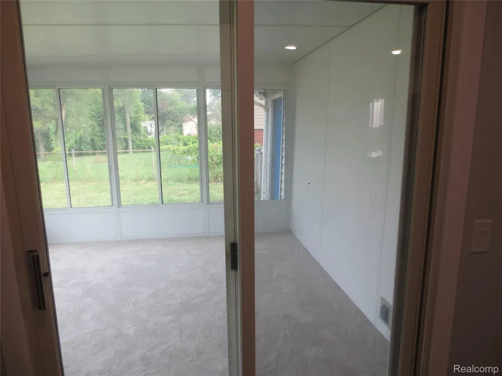 34600 Michelle Drive Romulus City, MI 48174