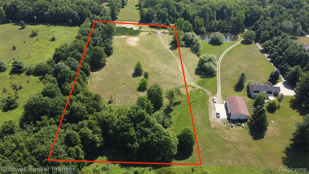 3975 Hagerman Road Addison Township, MI 48367