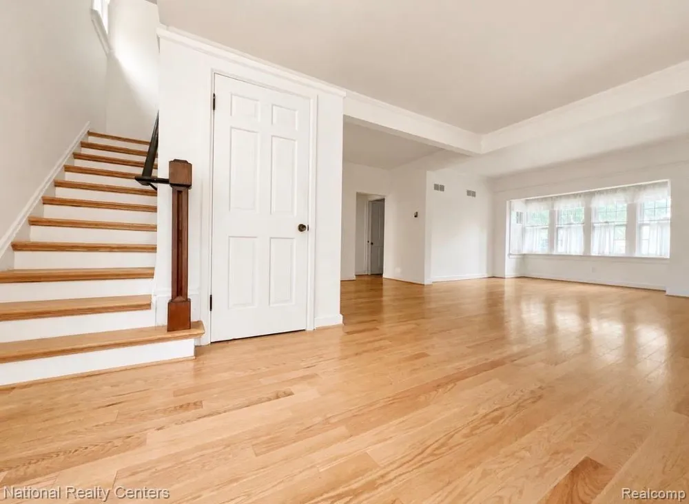 229 Linden Street Northville City, MI 48167
