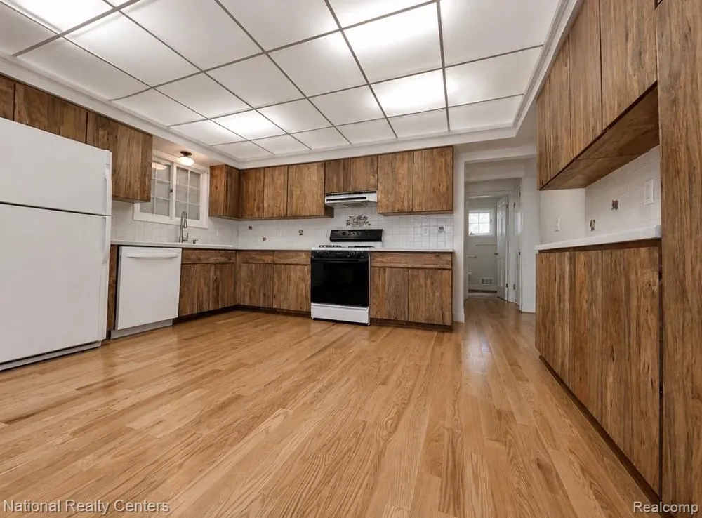 229 Linden Street Northville City, MI 48167