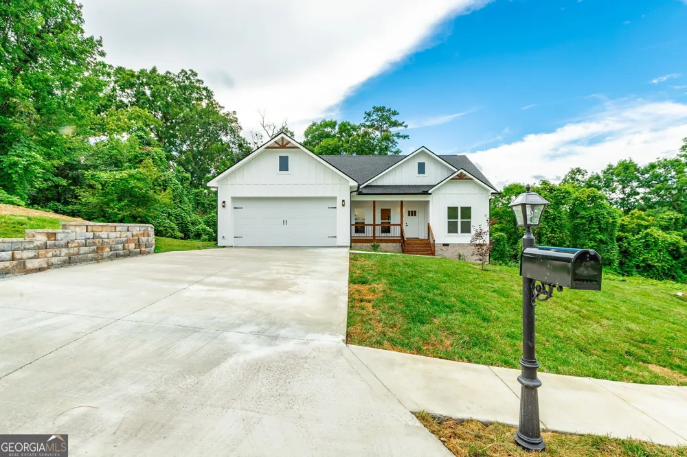 18 Battle Bluff DR Rossville, GA 30741