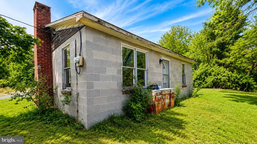 25 MICKEY LANE Milroy, PA 17063