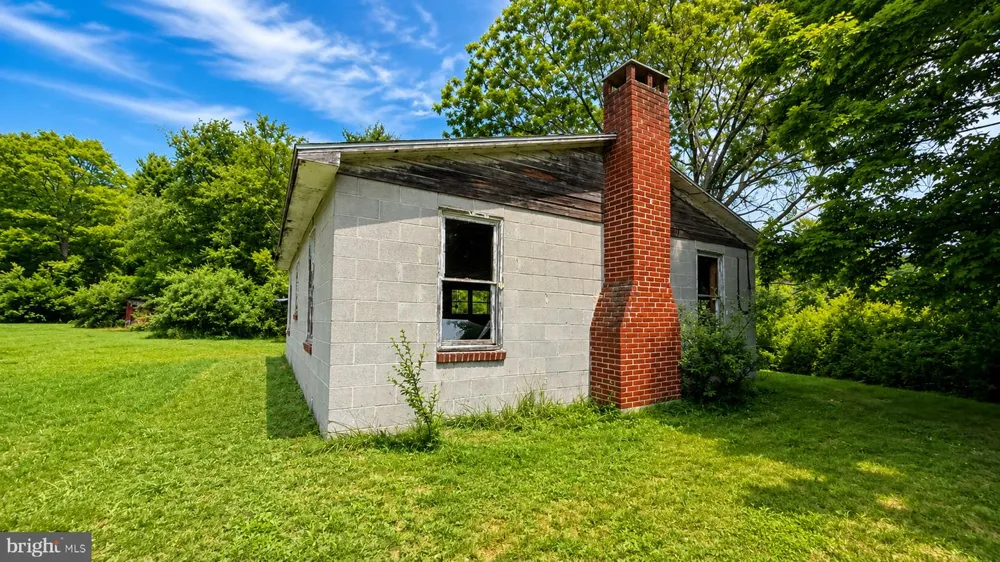 25 MICKEY LANE Milroy, PA 17063