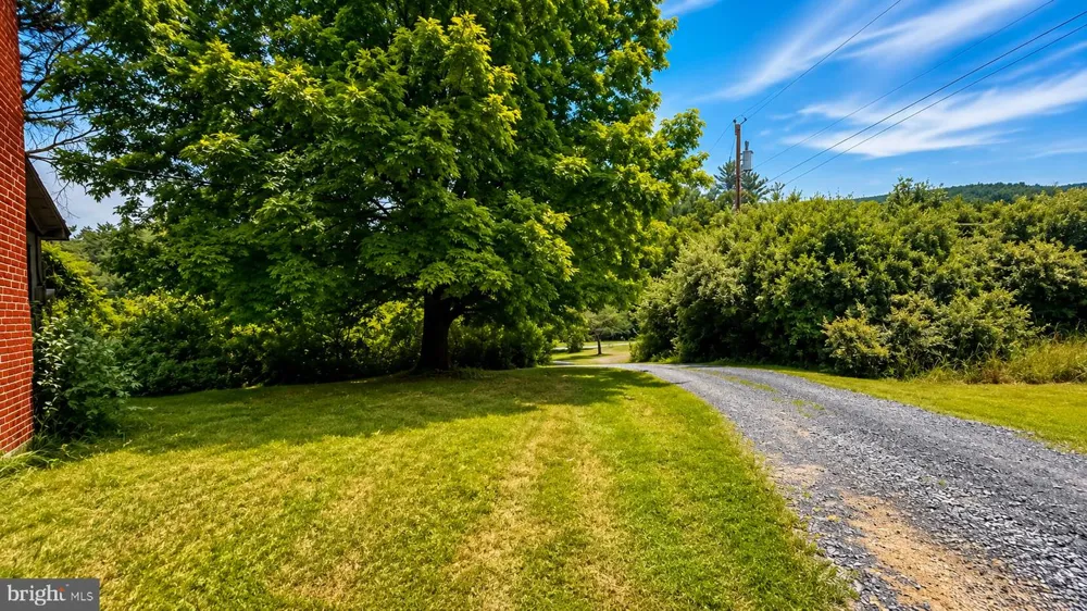 25 MICKEY LANE Milroy, PA 17063
