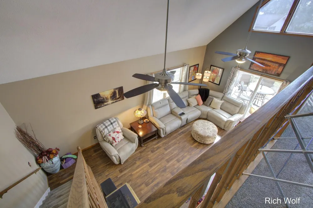 8611 Mohawk Trail Howard City, MI 49329