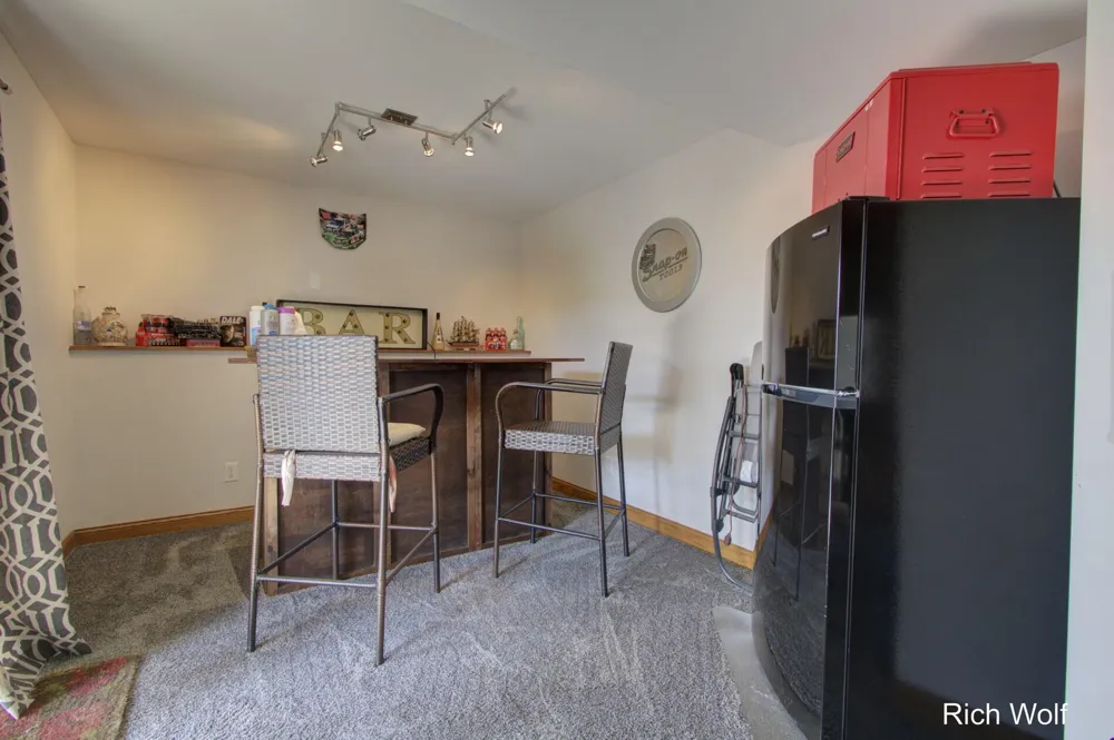8611 Mohawk Trail Howard City, MI 49329