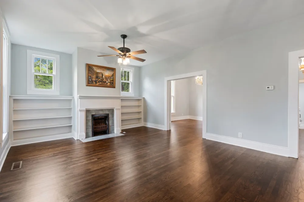 117 W End Ave Centerville, TN 37033