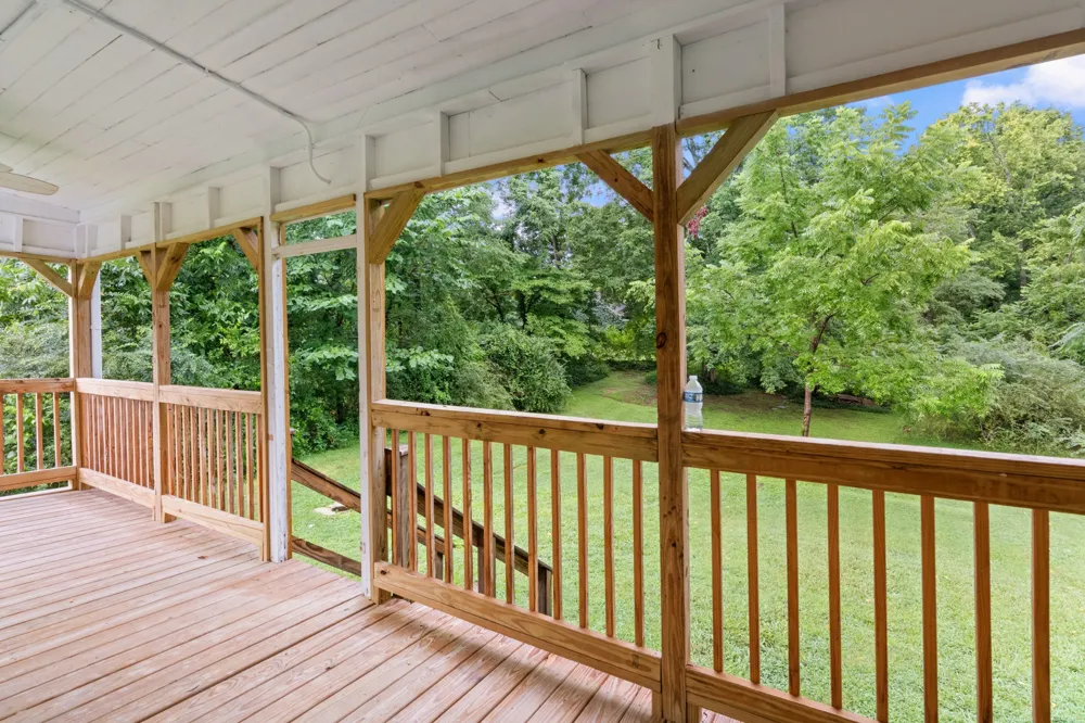 117 W End Ave Centerville, TN 37033