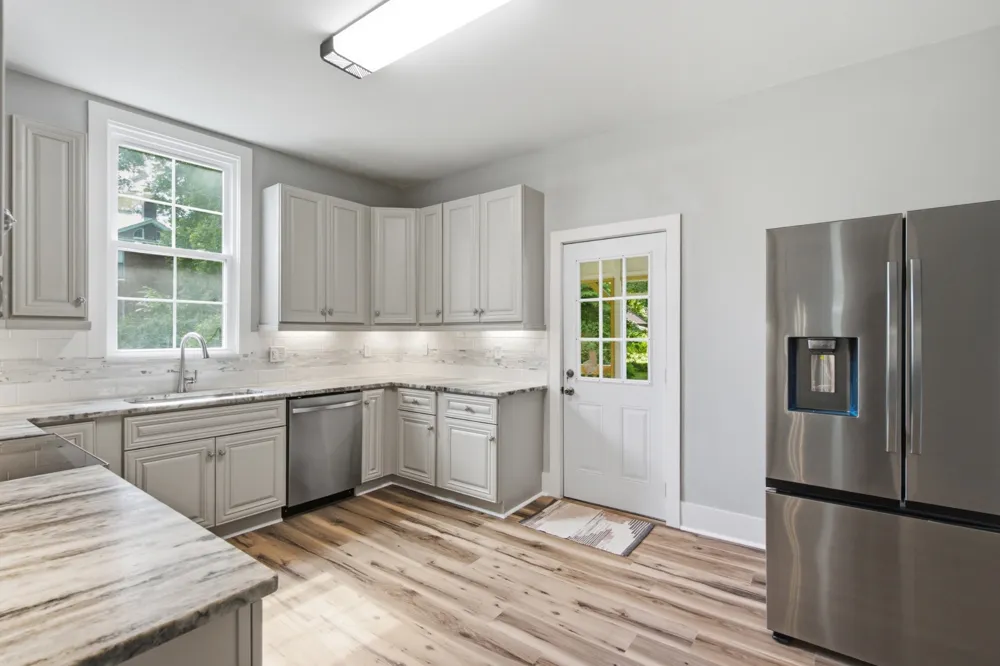 117 W End Ave Centerville, TN 37033