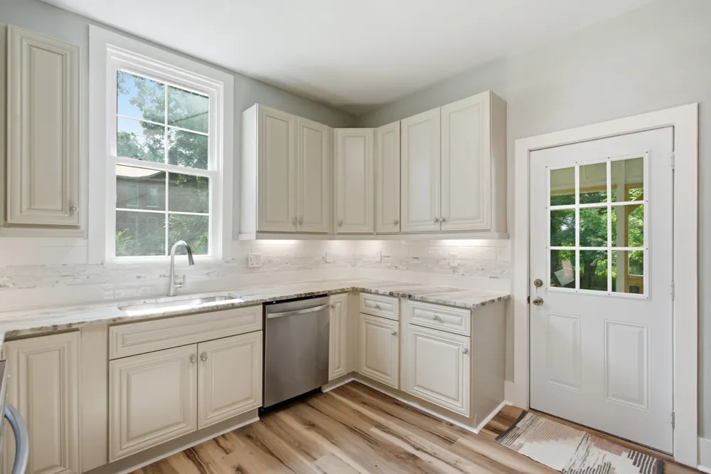 117 W End Ave Centerville, TN 37033