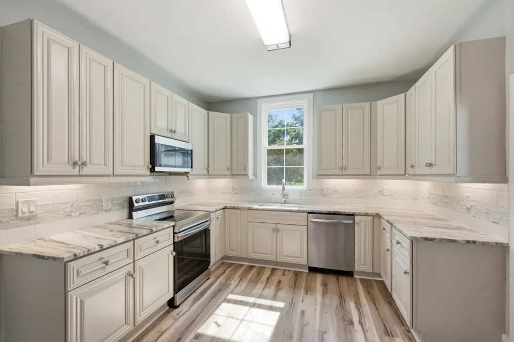 117 W End Ave Centerville, TN 37033