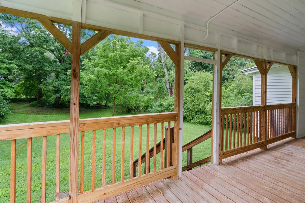 117 W End Ave Centerville, TN 37033