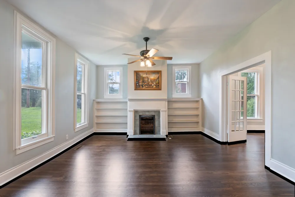 117 W End Ave Centerville, TN 37033
