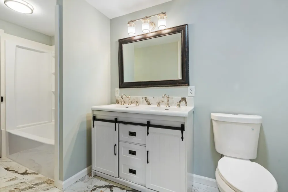117 W End Ave Centerville, TN 37033