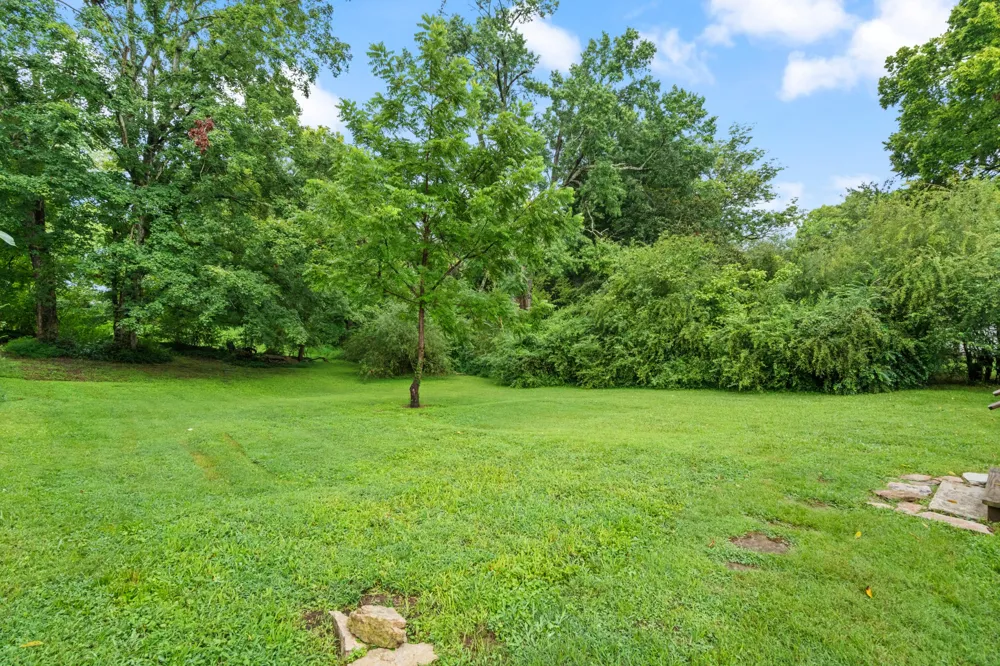 117 W End Ave Centerville, TN 37033