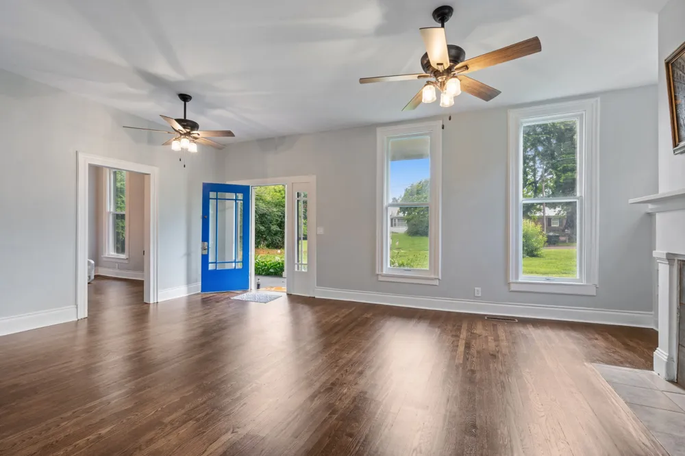 117 W End Ave Centerville, TN 37033